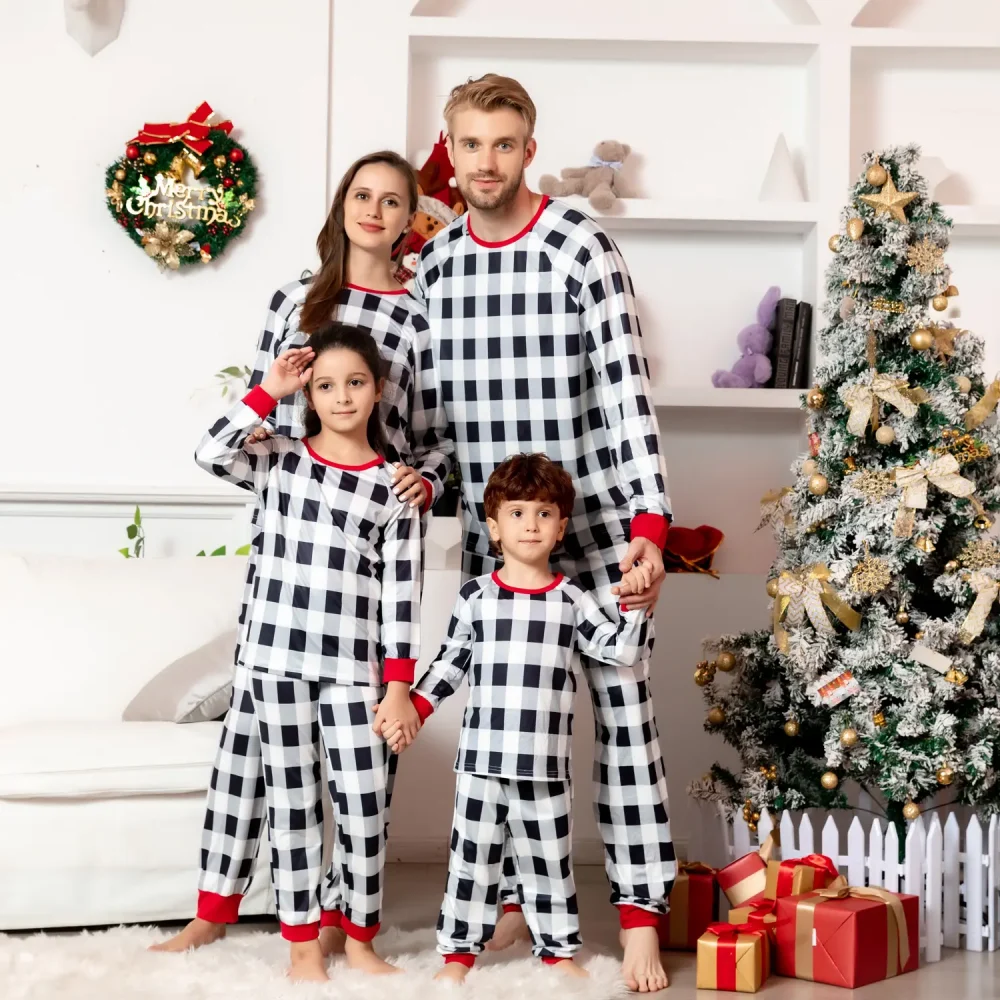 Pijama de Navidad a cuadros blancos y negros 12