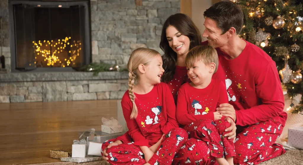 Pijamas de Navidad de moda para la familia 1