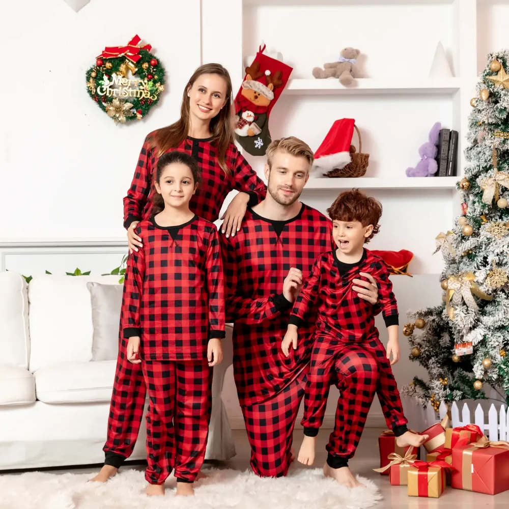 Pijama de Navidad a cuadros rojos 3